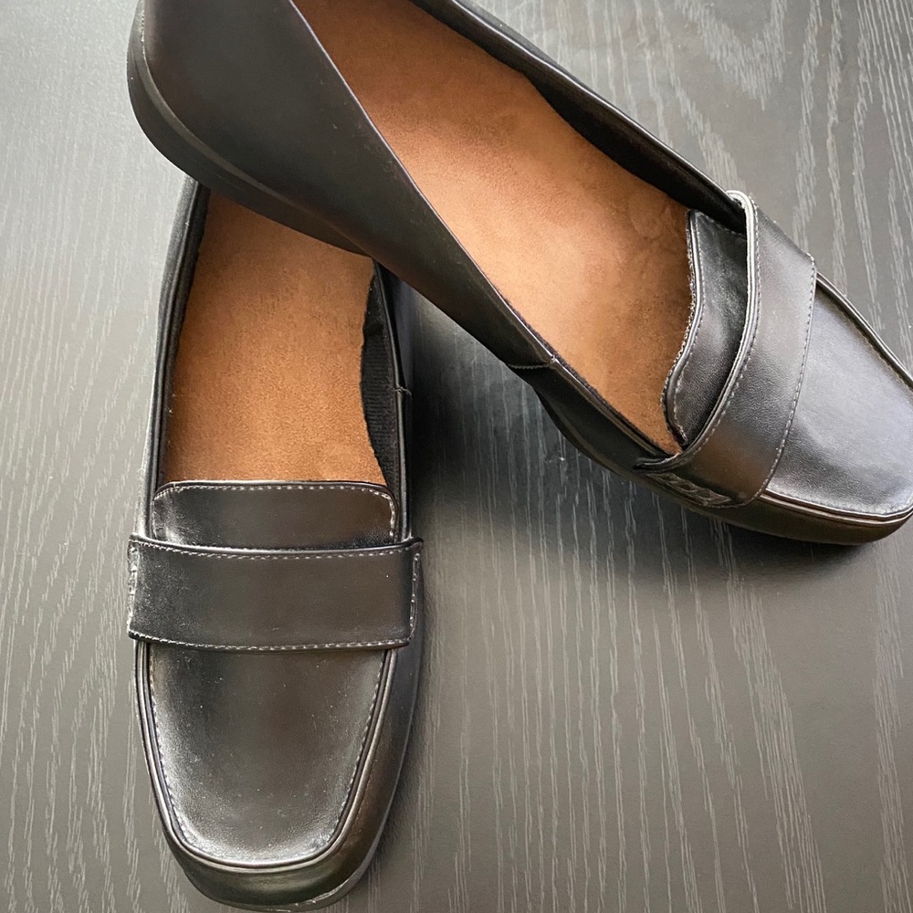 Unbranded Women’s Casual Black Loafer, size 9.5W